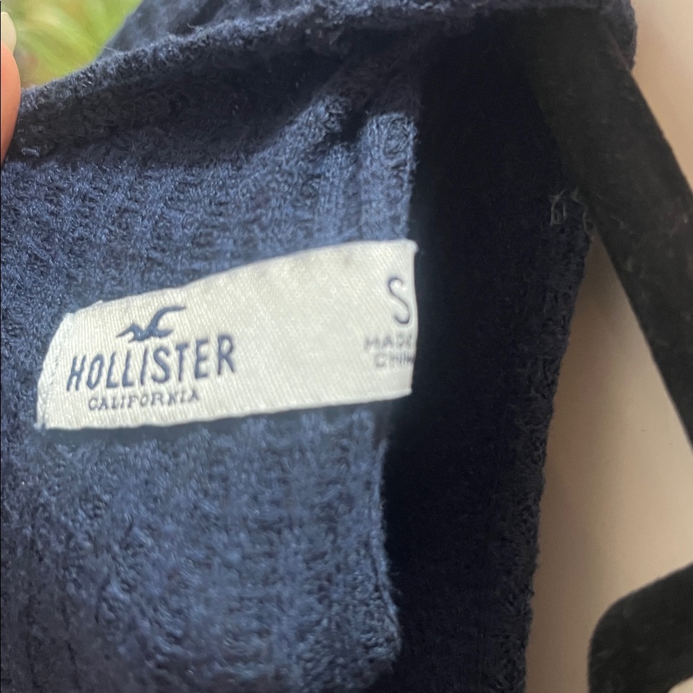 Hollister  Navy Blue Women's top - Picture 3 of 3